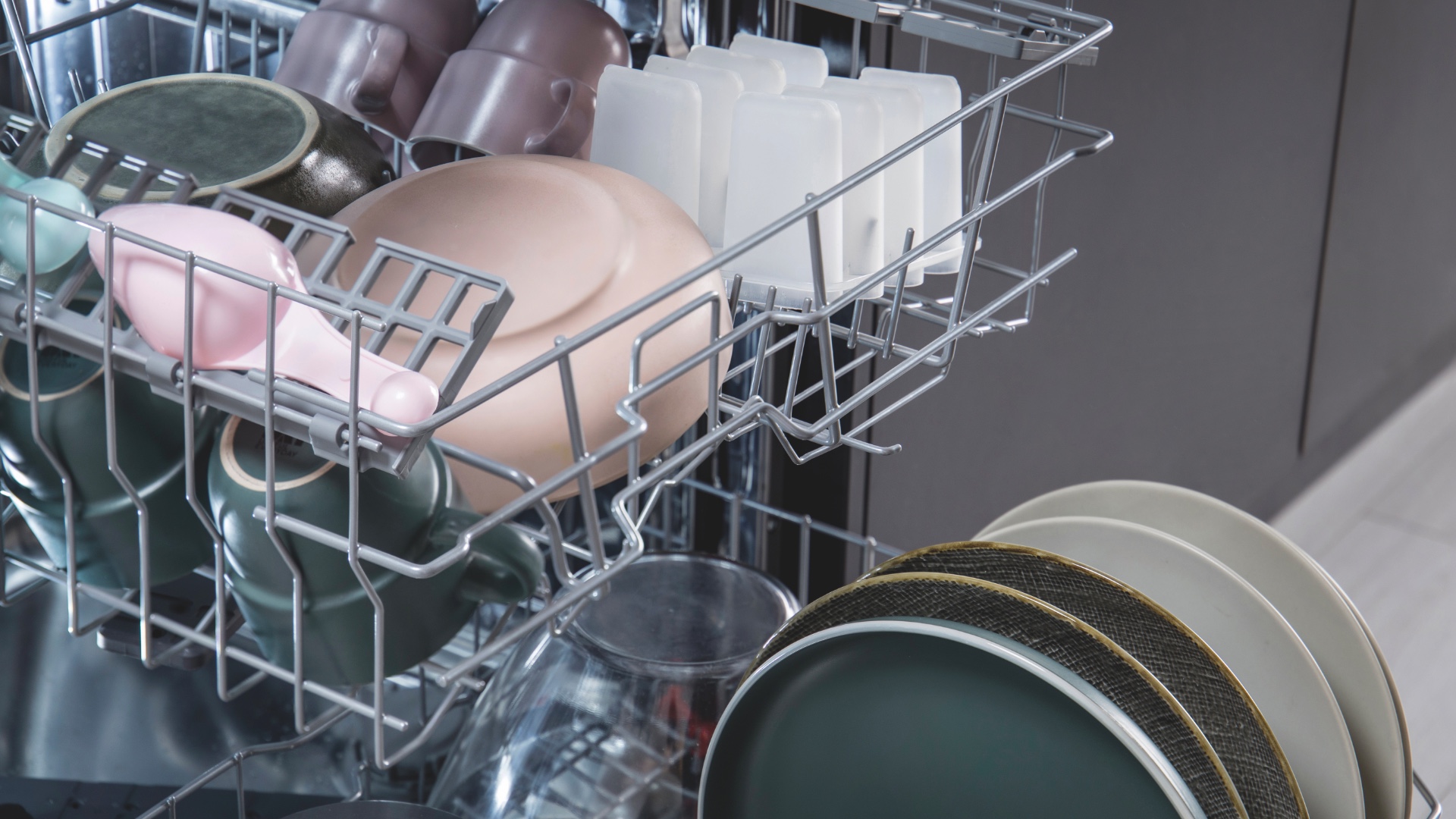 Hisense Integrated Dishwasher HV672C60UK - No Extra Drying Required