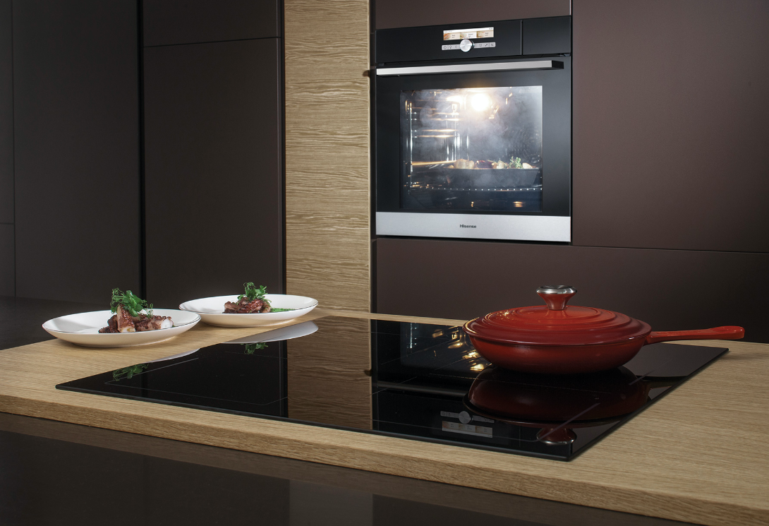 Hisense Built-in Combined Steam Oven BS5545AG - Lifestyle image