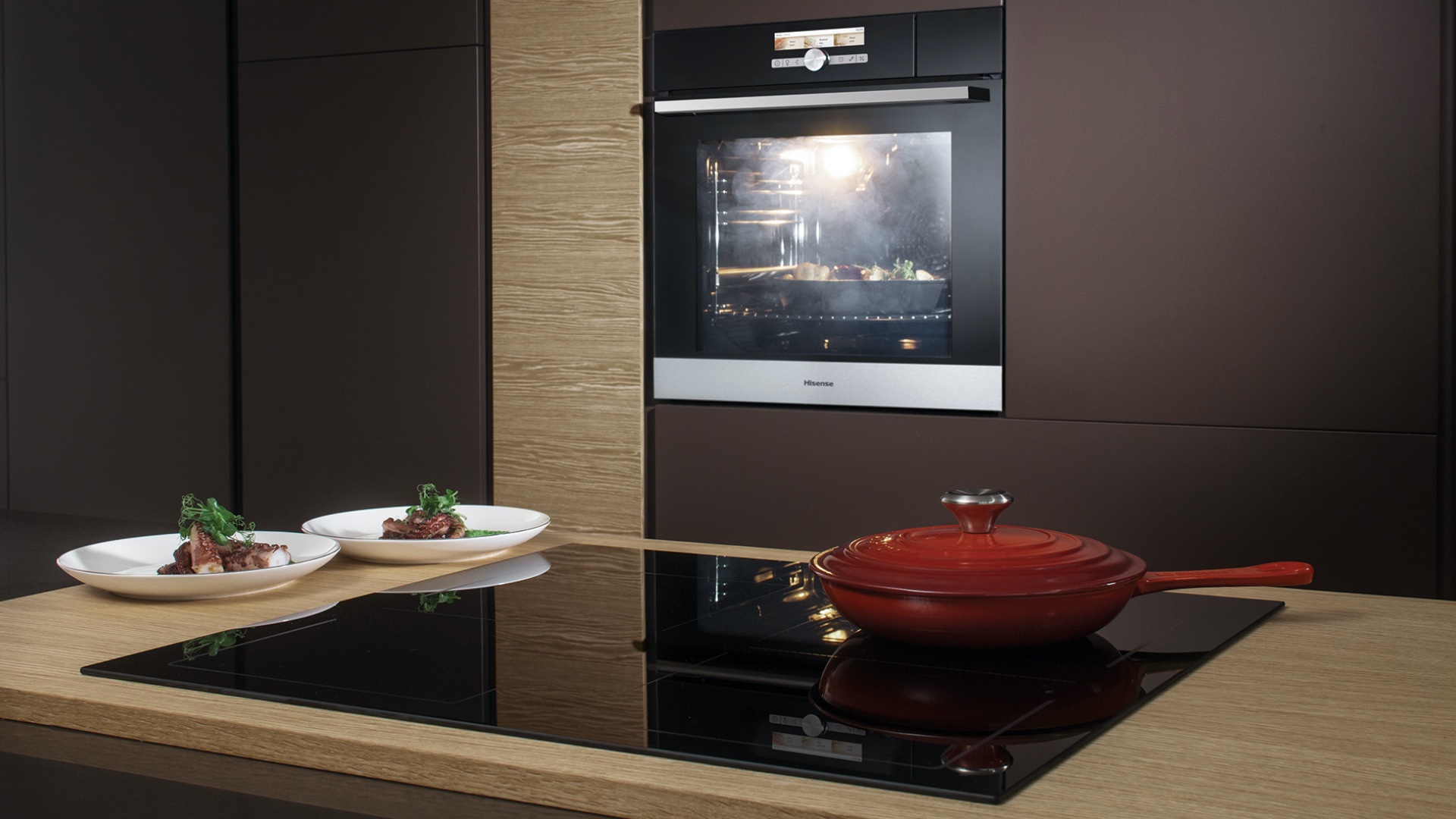Hisense Built-in Combined Steam Oven BS5545AG - A ROUNDED SHAPE FOR AN EVEN BAKE